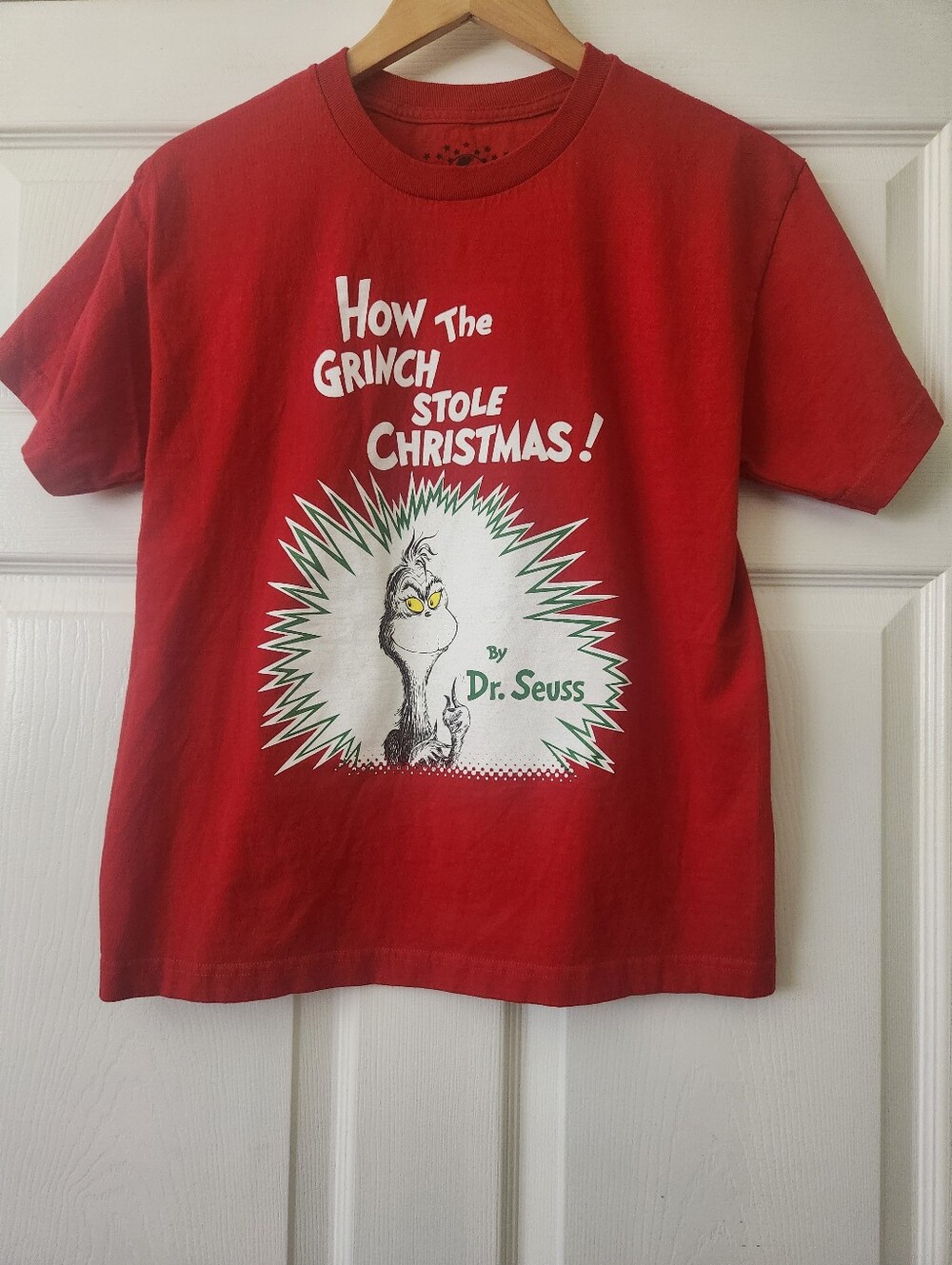 Universal Red Dr. Seuss 'How The Grinch Stole Christmas' Kids Tee - XL